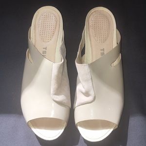 Tan Tsubo comfy wedges